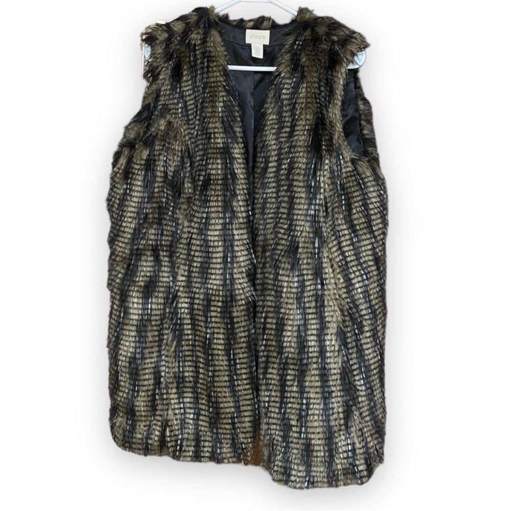 Chico's Extravagant Faux-Fur Vest Size 2 ( 12/14 Large )